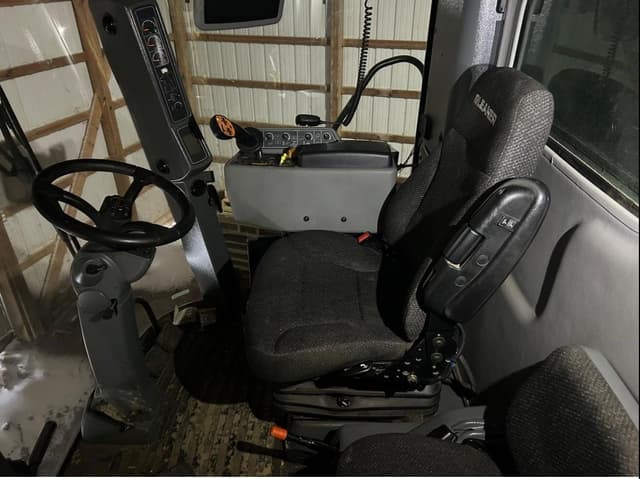 Image of Gleaner S78 equipment image 3