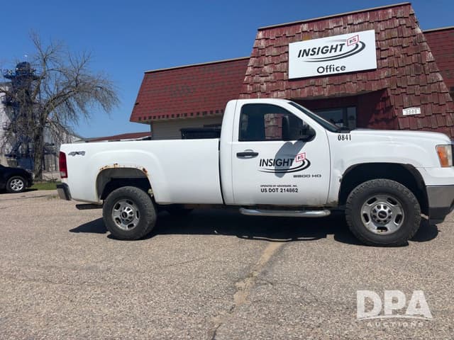 Image of GMC 2500HD equipment image 2