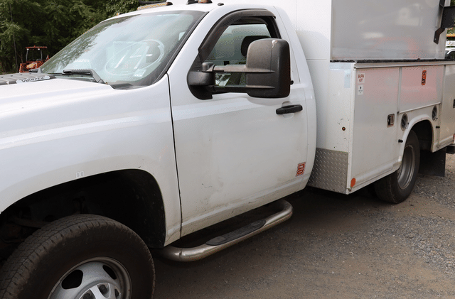 Image of GMC 3500HD equipment image 3