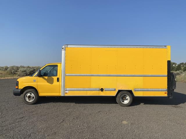 Image of GMC 3500 equipment image 3