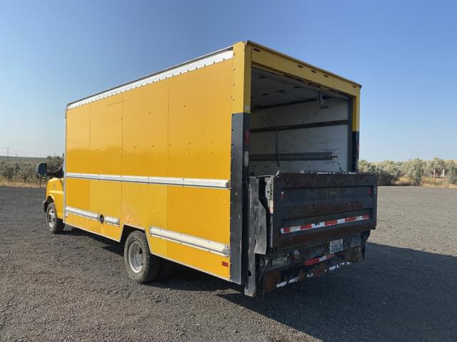 Image of GMC 3500 equipment image 4