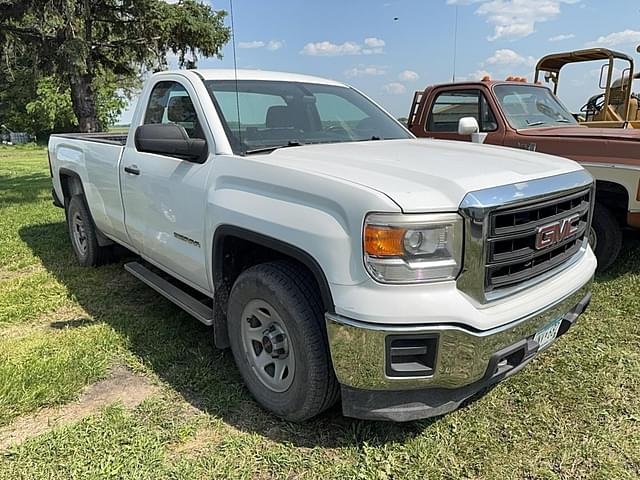 Image of GMC Sierra 1500 equipment image 2