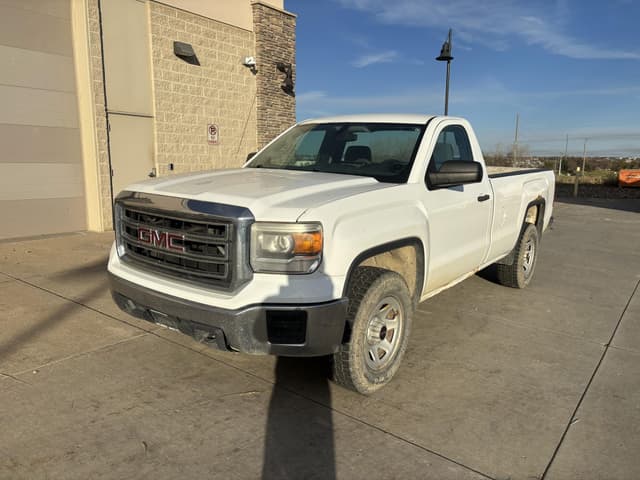 Image of GMC Sierra 1500 equipment image 2