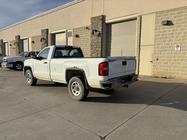 Image of GMC Sierra 1500 equipment image 4