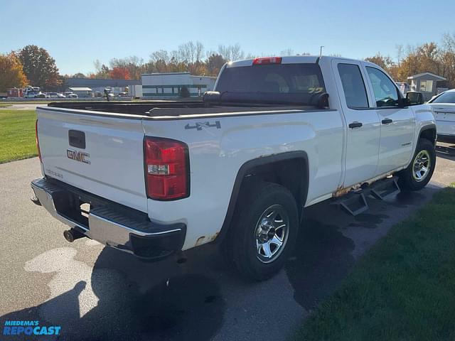 Image of GMC Sierra 1500 equipment image 4