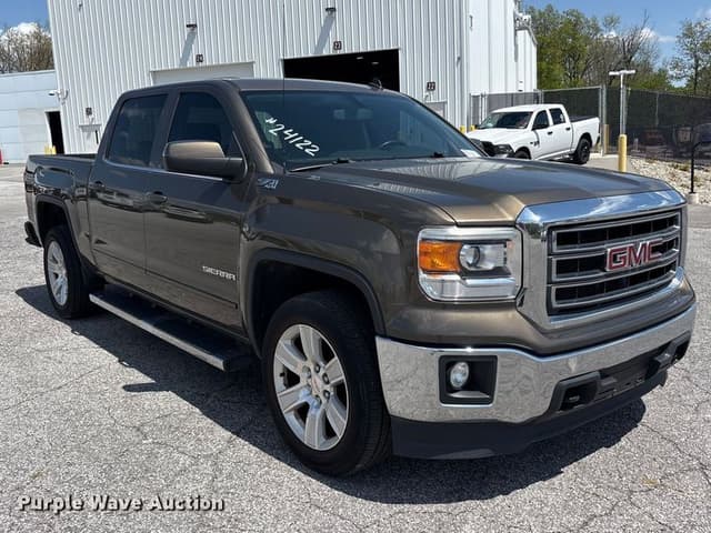 Image of GMC Sierra 1500 equipment image 2