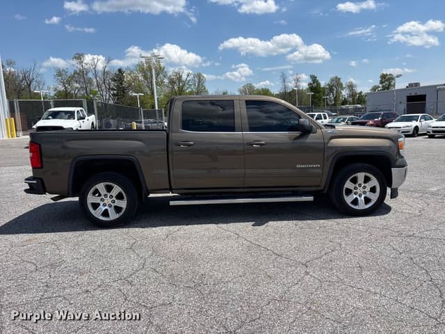 Image of GMC Sierra 1500 equipment image 3