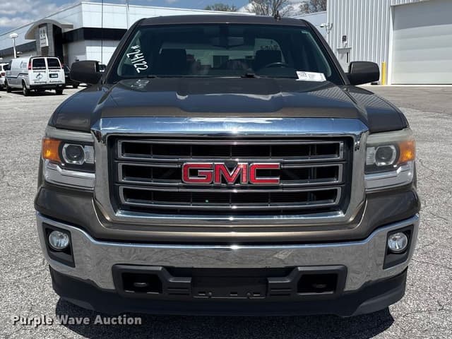 Image of GMC Sierra 1500 equipment image 1