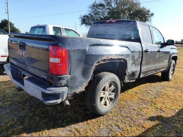 Image of GMC Sierra 1500 equipment image 1