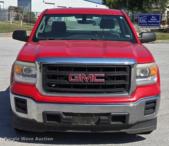 Image of GMC Sierra 1500 equipment image 1