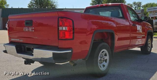 Image of GMC Sierra 1500 equipment image 4