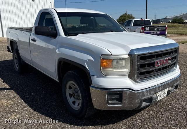 Image of GMC Sierra 1500 equipment image 2