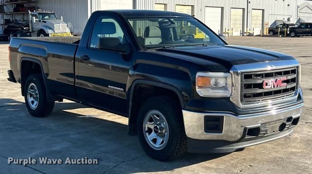 Image of GMC Sierra 1500 equipment image 2