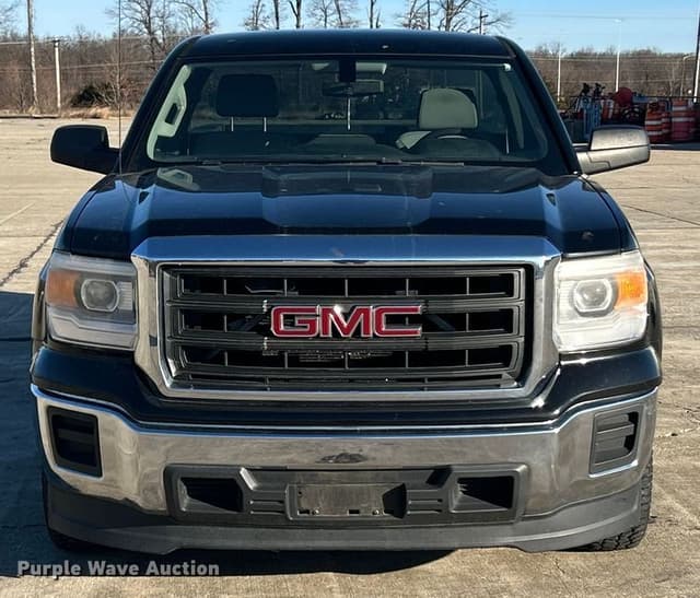 Image of GMC Sierra 1500 equipment image 1