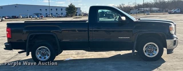 Image of GMC Sierra 1500 equipment image 3