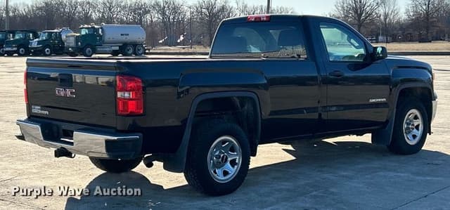 Image of GMC Sierra 1500 equipment image 4