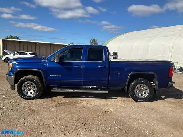 Image of GMC Sierra 1500 equipment image 1