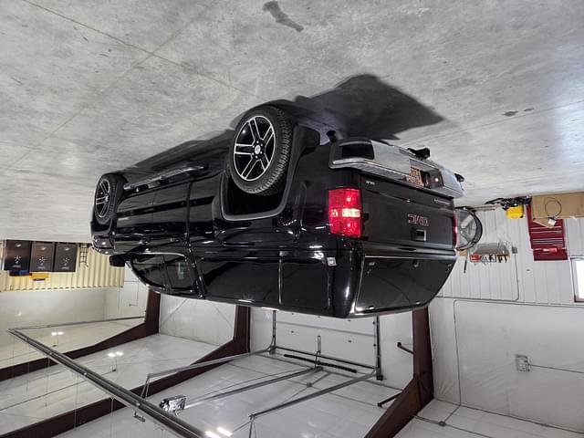 Image of GMC Sierra 1500 equipment image 2