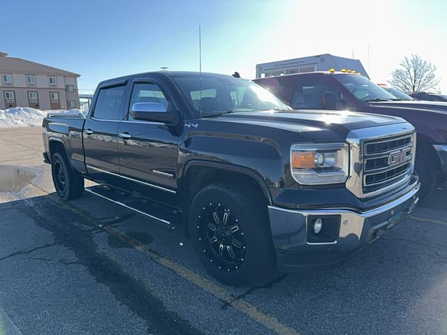 Image of GMC Sierra 1500 equipment image 2