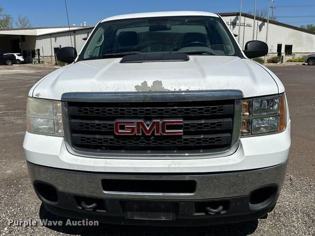 Image of GMC 2500HD equipment image 1