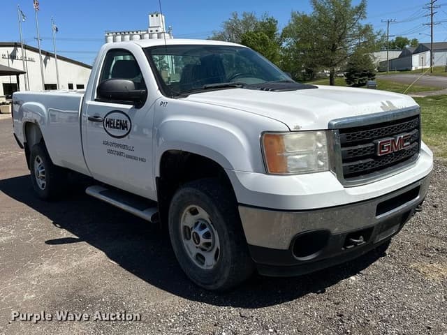 Image of GMC 2500HD equipment image 2