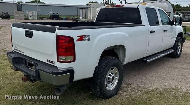 Image of GMC 2500HD equipment image 4