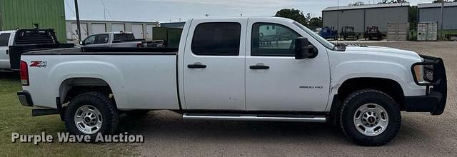 Image of GMC 2500HD equipment image 3