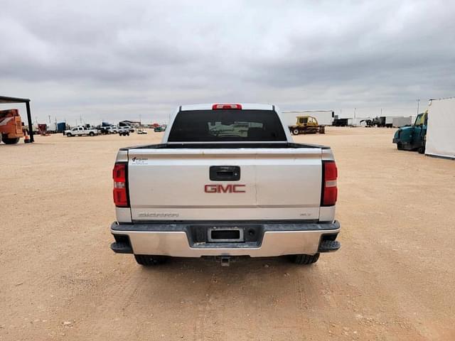 Image of GMC Sierra equipment image 3