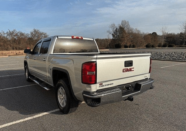Image of GMC Sierra equipment image 4