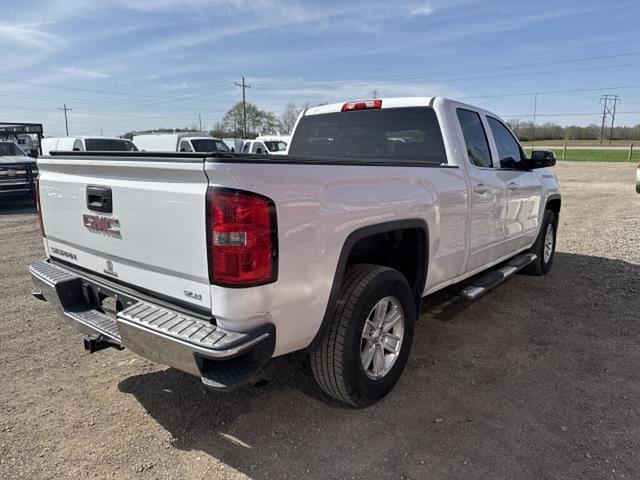 Image of GMC Sierra equipment image 3