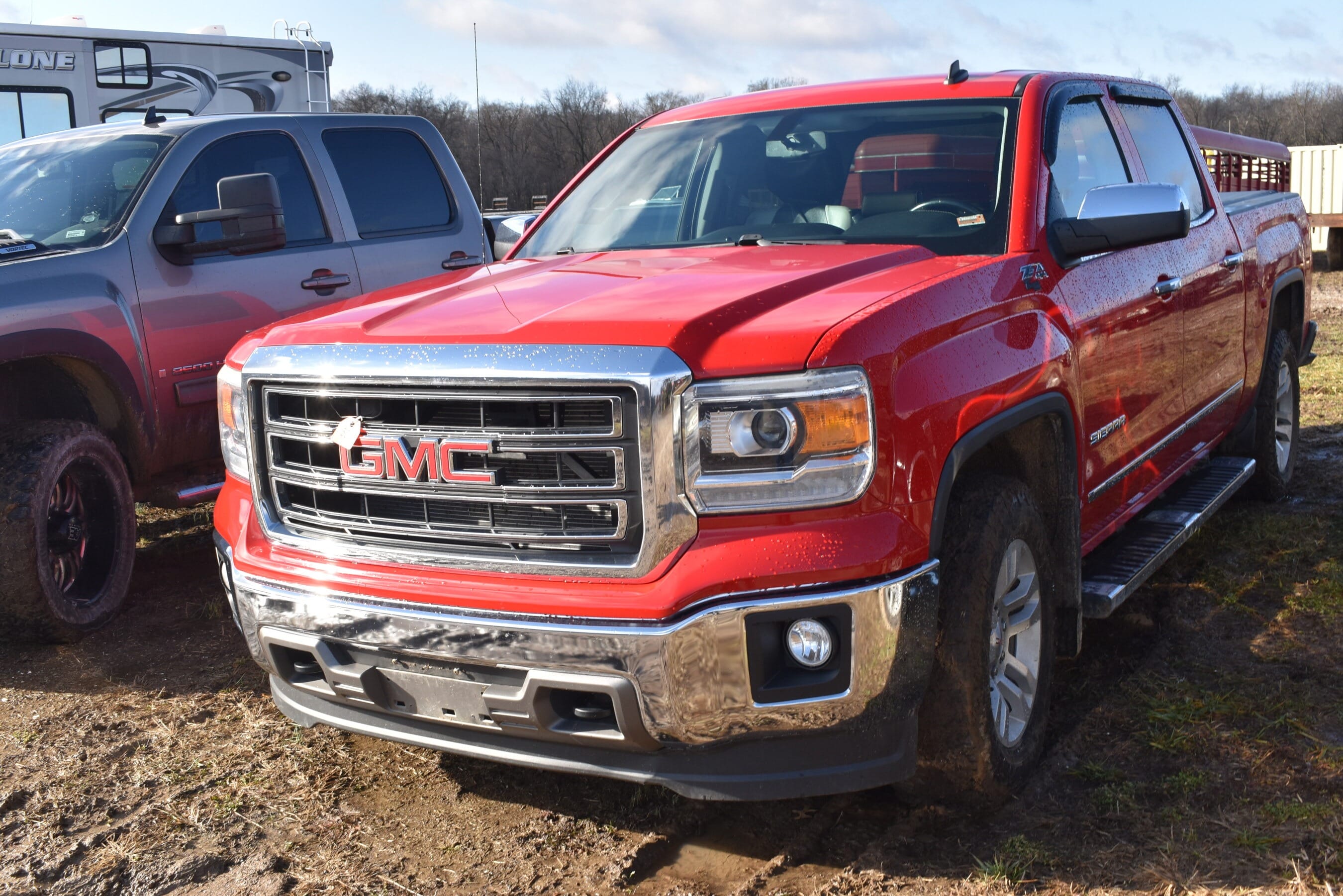 2014 GMC Sierra Equipment Image0