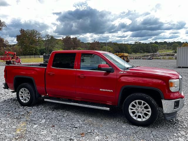 Image of GMC Sierra equipment image 3