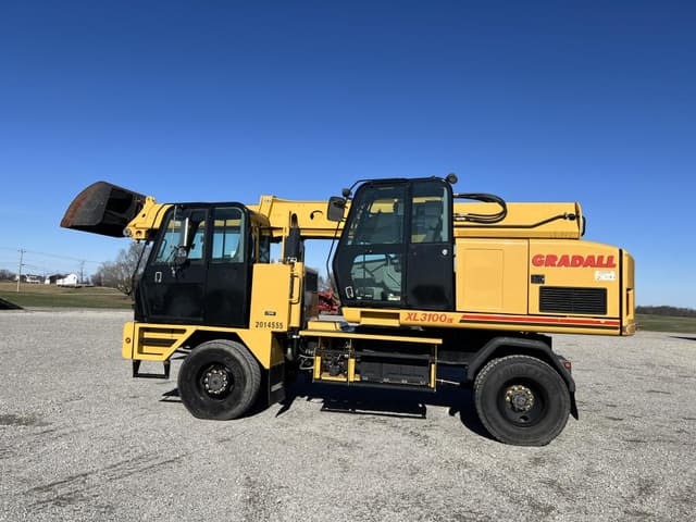 Image of Gradall XL3100 equipment image 2