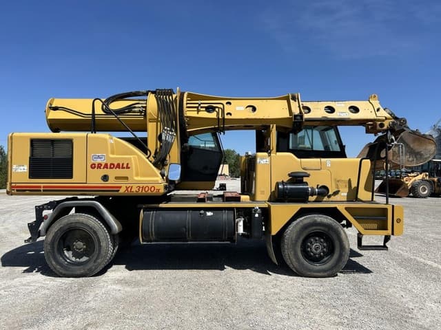 Image of Gradall XL3100 IV equipment image 3