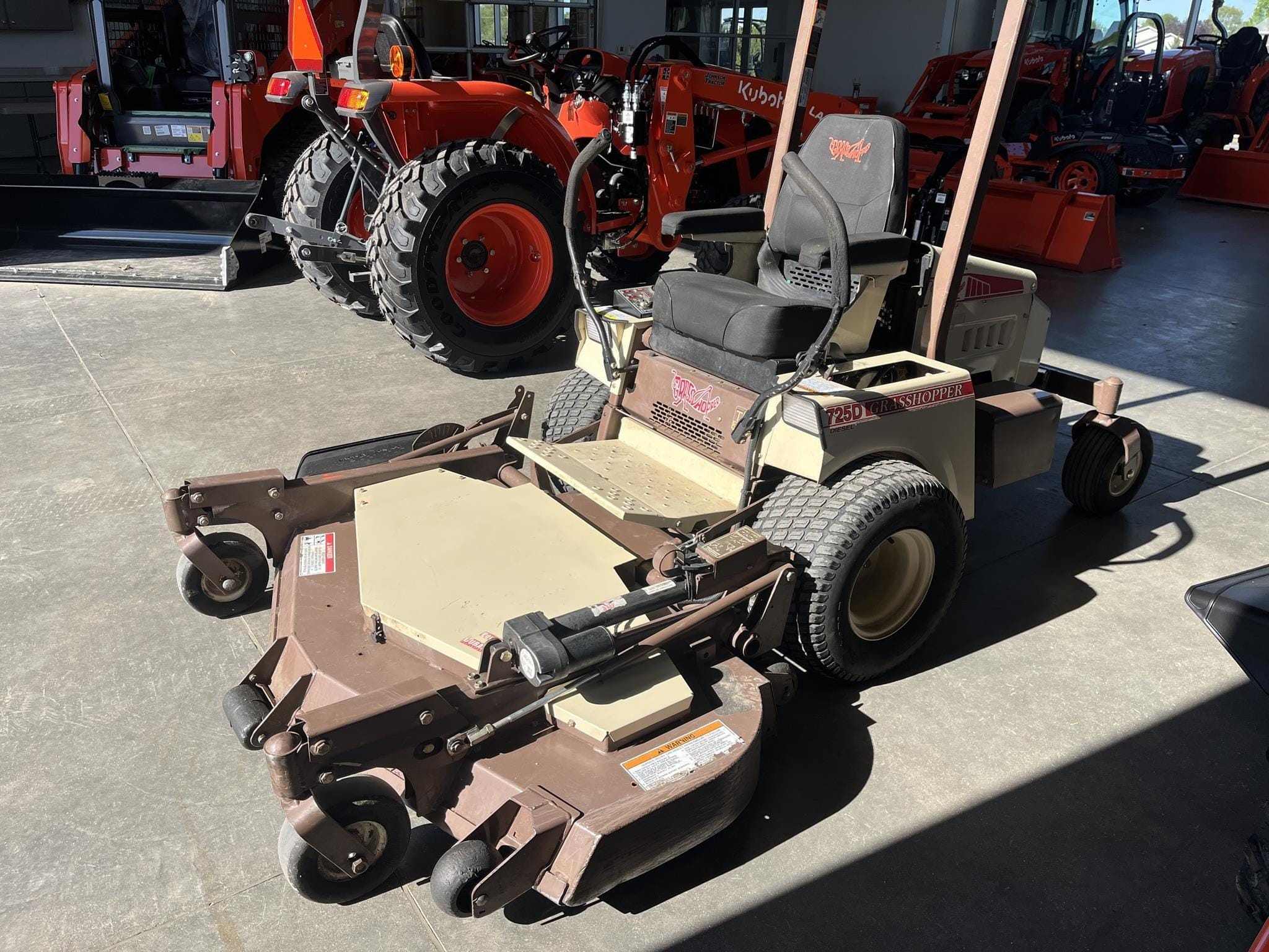 2014 Grasshopper 725DT6 Equipment Image0