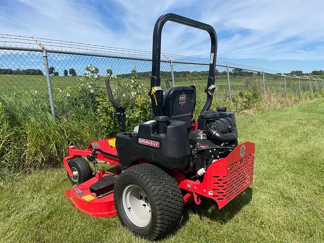 Image of Gravely Pro-Turn 260 equipment image 3