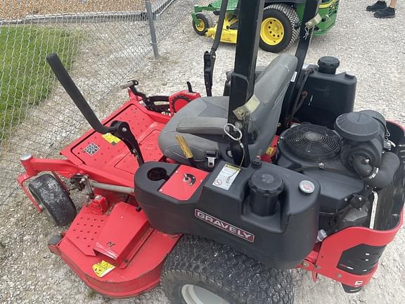 Image of Gravely Pro-Turn 460 equipment image 3