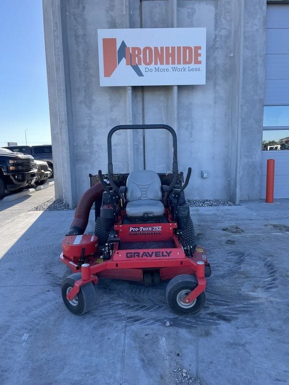 Main image Gravely Pro-Turn 252