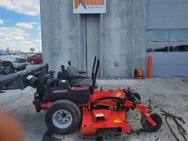 Image of Gravely Pro-Turn 472 equipment image 2