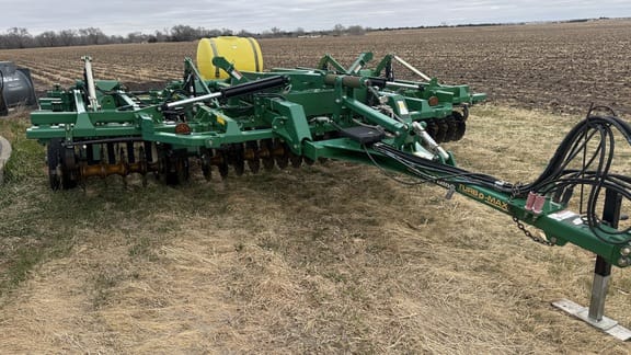 2014 Great Plains 1800TM Equipment Image0