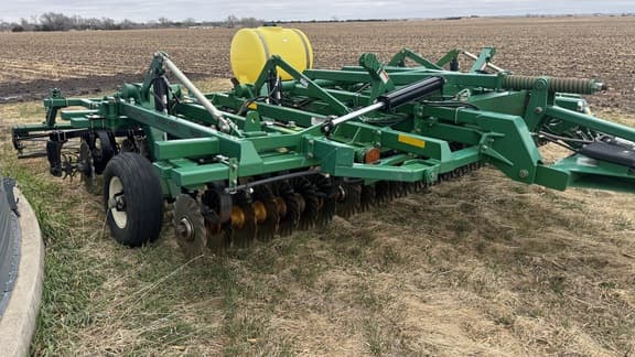 Image of Great Plains 1800TM equipment image 3