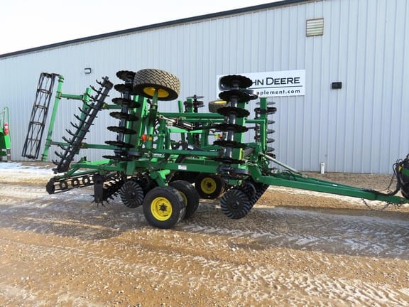 2014 Great Plains 2200TT Equipment Image0