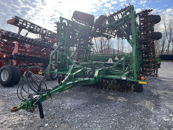 2014 Great Plains 4000TM Equipment Image0