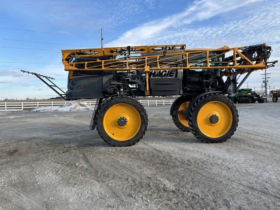 Image of Hagie STS12 equipment image 2