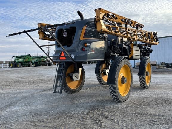 Image of Hagie STS12 equipment image 4