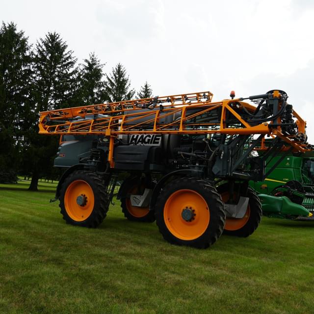 Image of Hagie STS12 equipment image 2