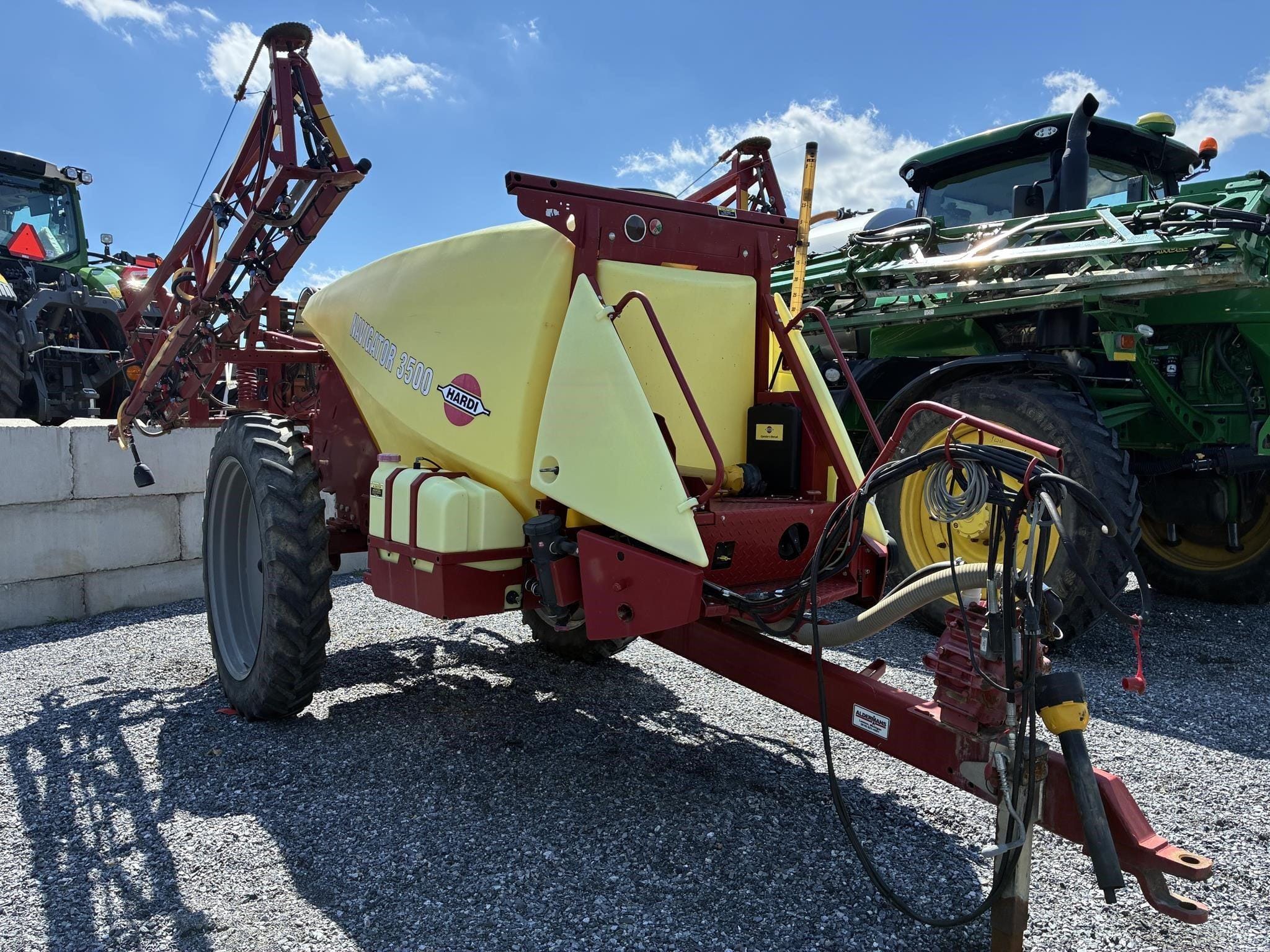2014 Hardi Navigator 3500 Equipment Image0