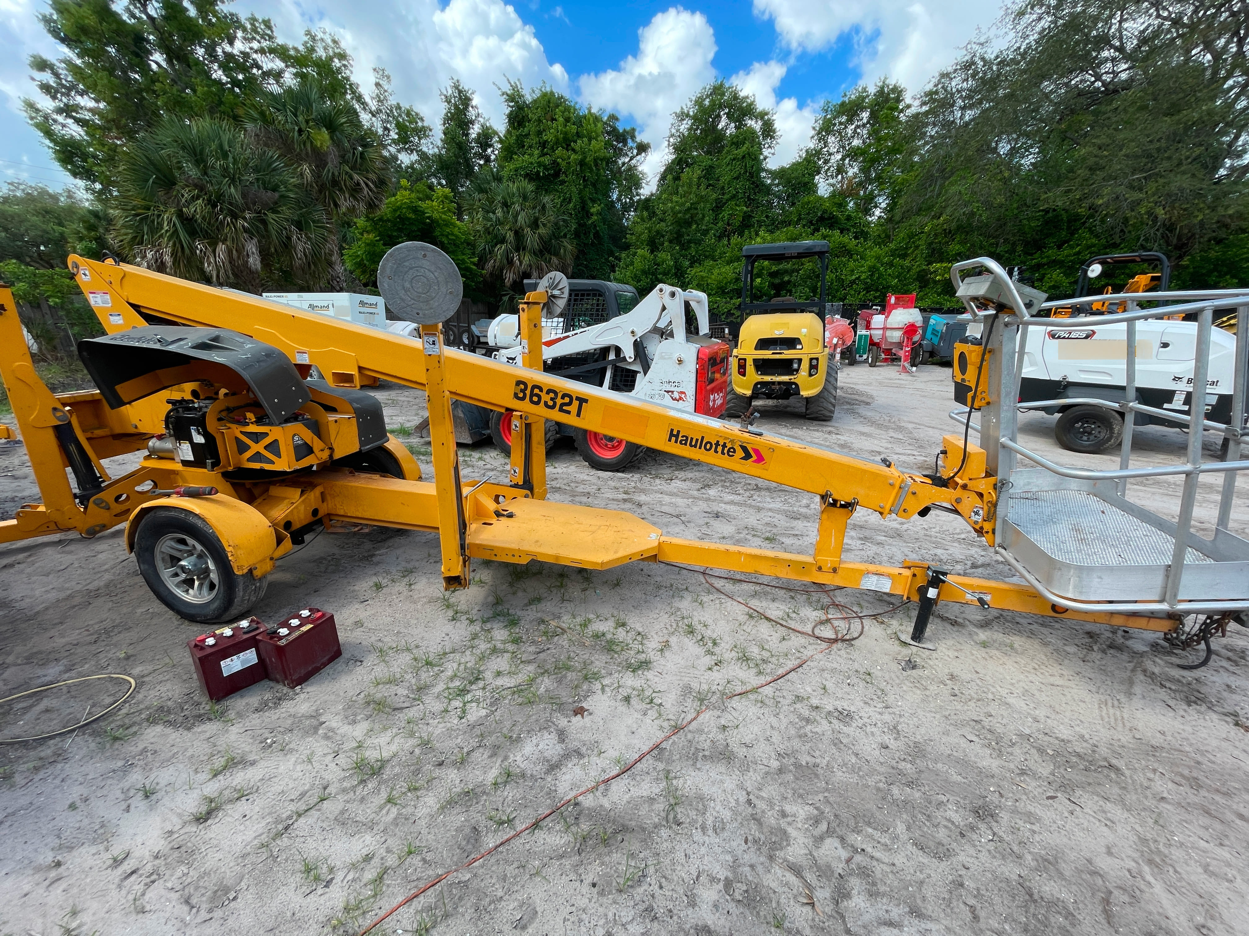 2014 Haulotte 3632T Equipment Image0