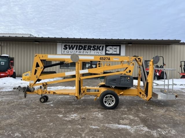 Image of Haulotte 4527A equipment image 2