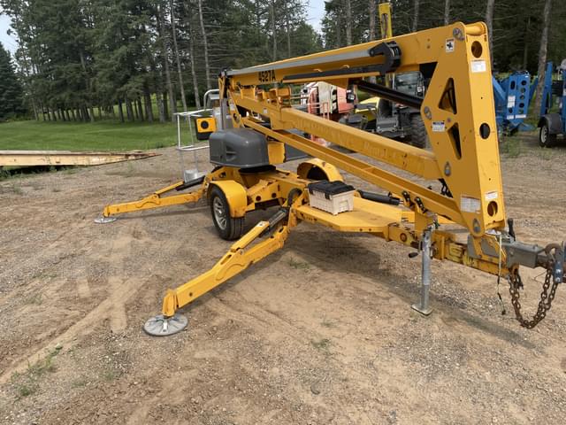 Image of Haulotte 4527A equipment image 3